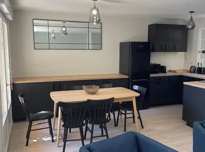 펜션 Maison Velo Piscine Tennis *