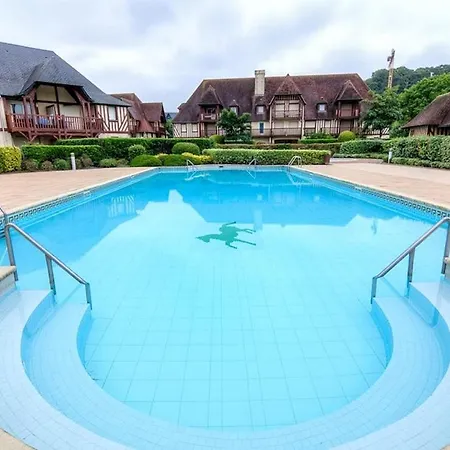 Maison Velo Piscine Tennis 도빌