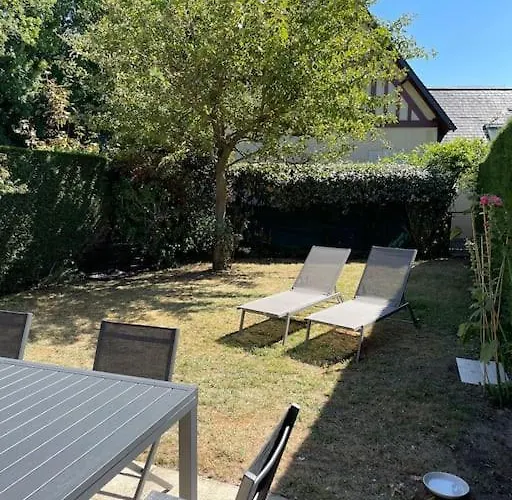 Maison Velo Piscine Tennis Casa de Férias *