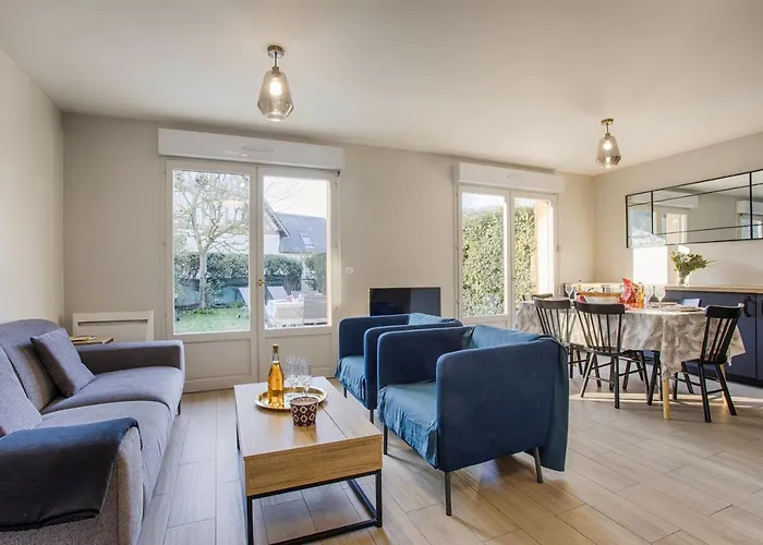 Casa de Férias Maison Velo Piscine Tennis